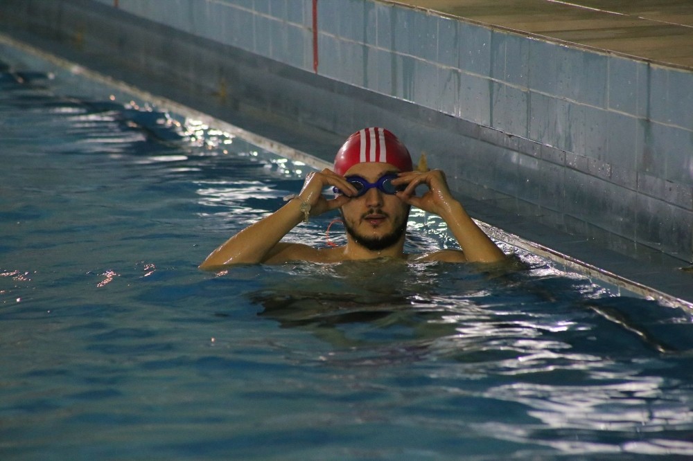Malatya’da 600 sporcu yüzme kursu alıyor