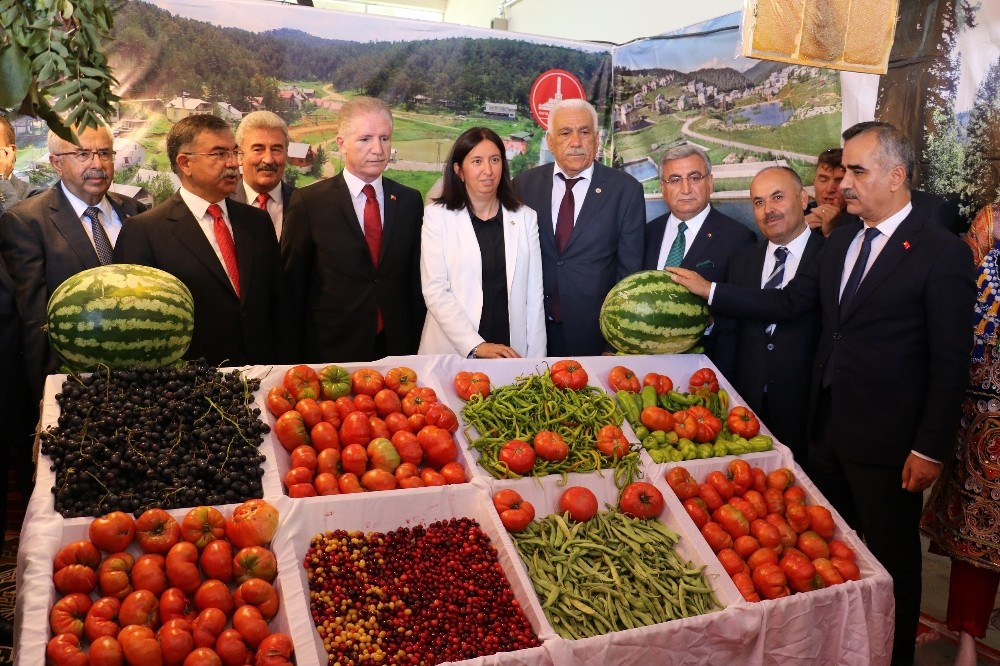 Sivas’ta tarım ve hayvancılık fuarı açıldı
