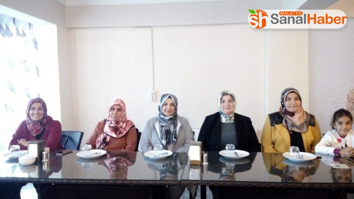 AK Parti kadın kolları toplantısı Doğanşehir'de yapıldı