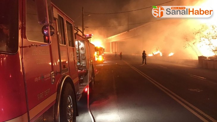 Kaliforniya'da yangın nedeniyle 100 binden fazla kişi tahliye edildi