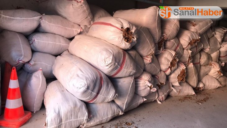 Sivas'ta 3 ton 180 kg kaçak tütün ile yakalanan şahsa 130 bin TL ceza